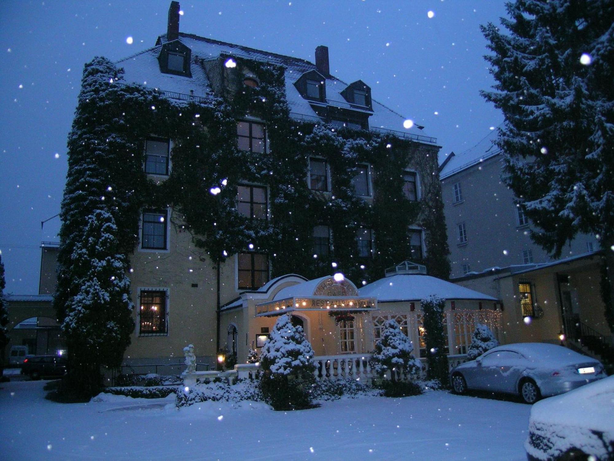 Romantik Hotel Fuerstenhof Landshut Exterior photo